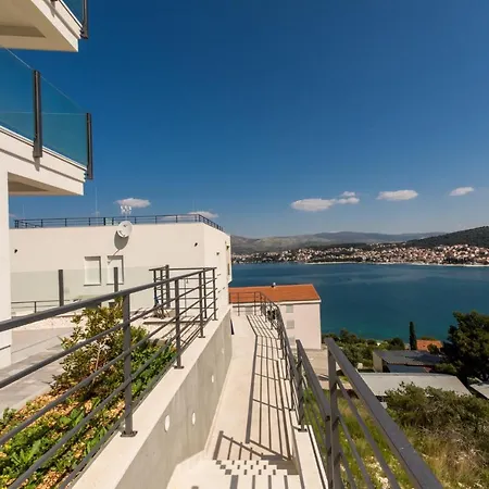 Julia * 트로기르