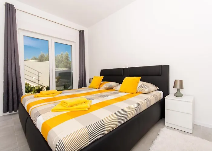 Julia 아파트 트로기르